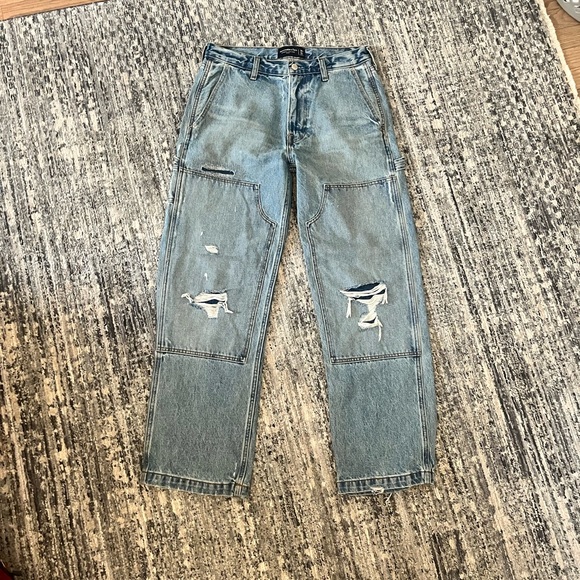 Straight baggy Abercrombie jeansWorn a few times Very good quality